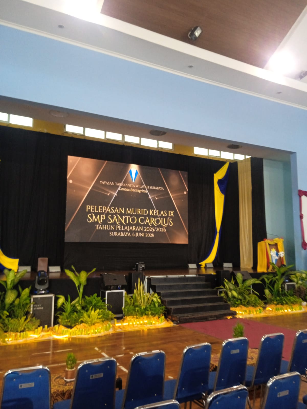 Yayasan Tarakanita Wilayah Surabaya 'Cerdas Berintegritas' Pelepasan Murid Kelas IX SMP SANTO CAROLUS Tahun Pelajaran 2025/2026
